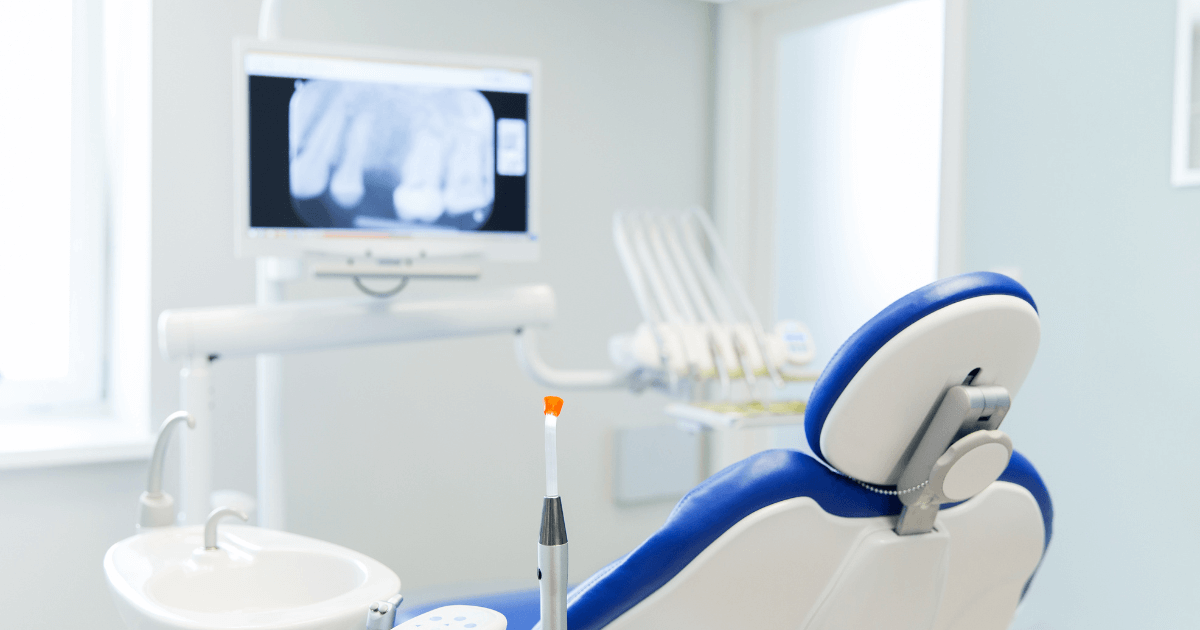 インプラント治療のメリットとデメリット